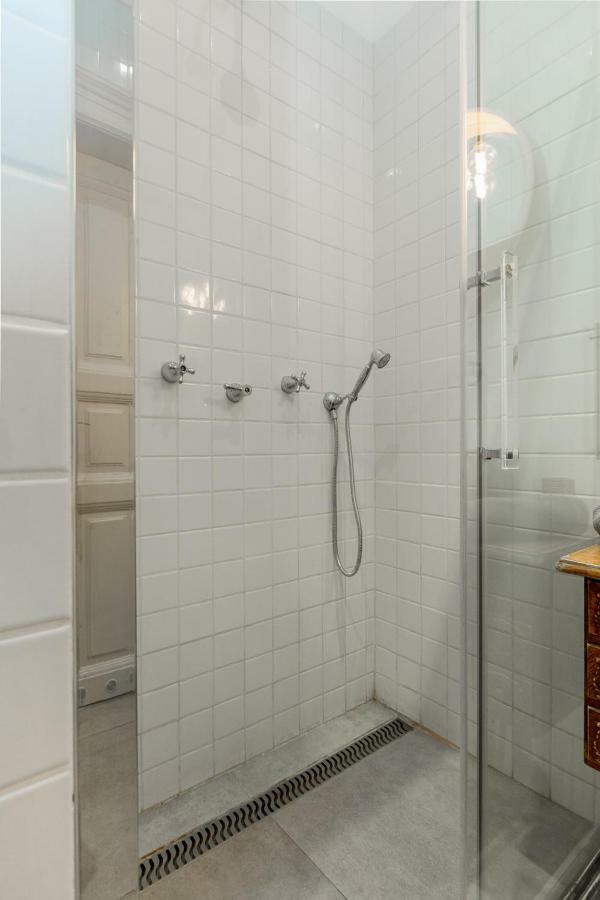 Luxury Twin 1-Bedroom In Kazinczy Street Будапеща Екстериор снимка
